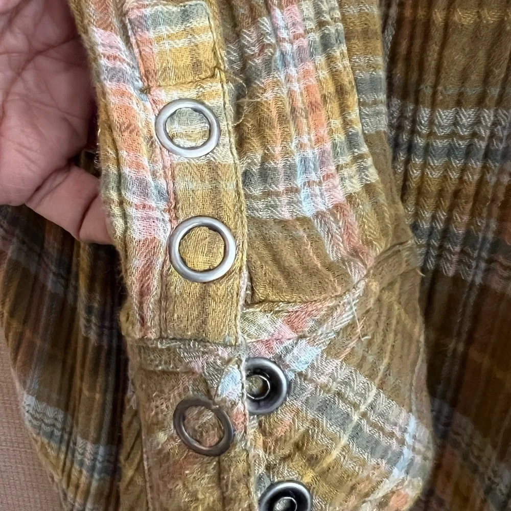Free People Juniper Ridge Plaid Raw Hem Distressed Boho Grunge Shirt S - Picture 7 of 7